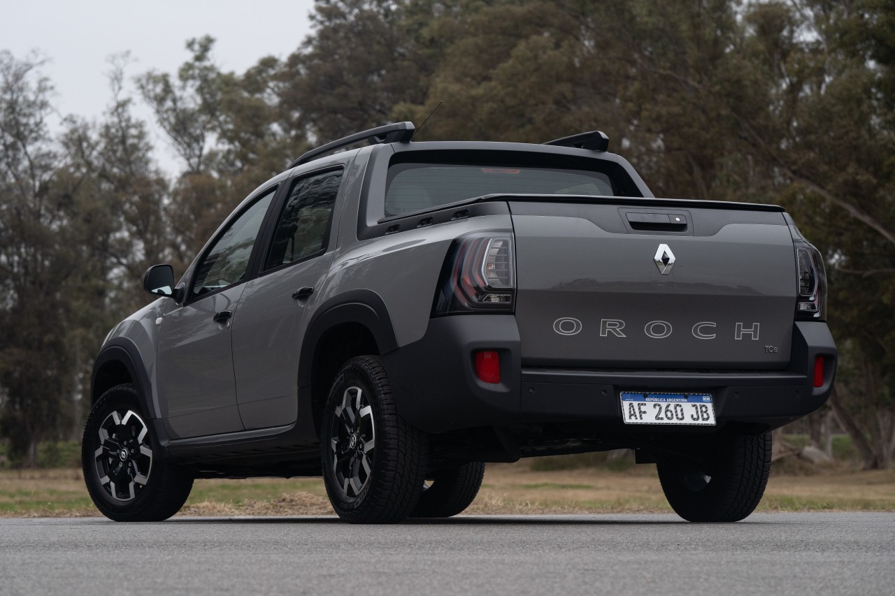 Renault Oroch: QxSDivxSzvIyy9OEQcY4IDJ3TBdjxL-metaT1JPQ0gtSUNPTklDICg4KS5qcGc=-.jpg