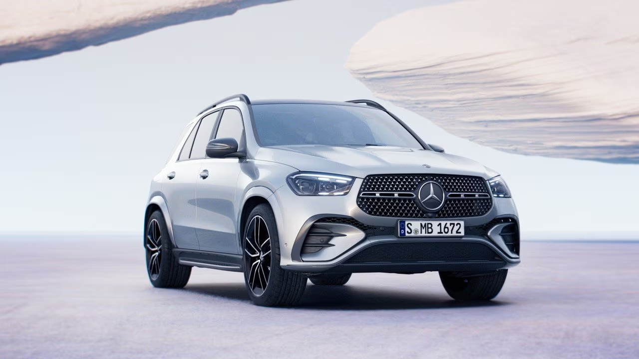 Mirá los lujosos autos de los pilotos de F1: mercedes-benz-gle-suv-v167-highlights-product-film-videostill-3302x1858-01-2023.jpg