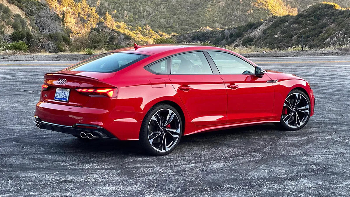 Mirá los lujosos autos de los pilotos de F1: ogi1-2020-audi-s5-sportback-001.jpg